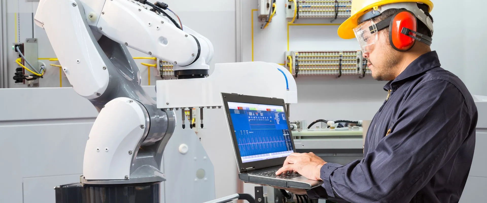 Implementación de industria 4.0 en empresas manufactureras